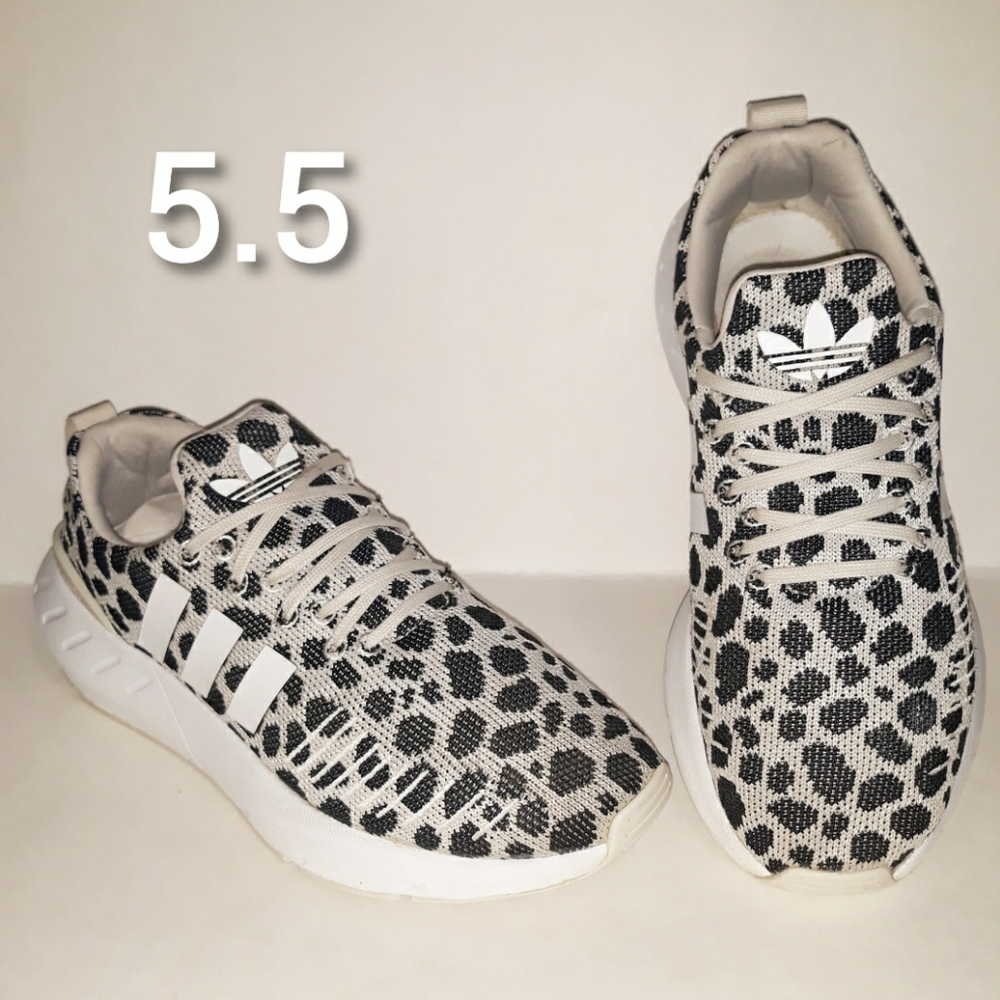 Adidas Swift Run 22. Size 5.5